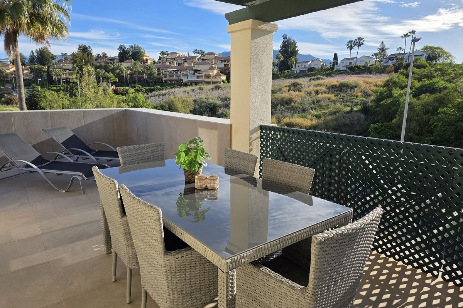 Resale - apartment - Marbella - Nueva Andalucía