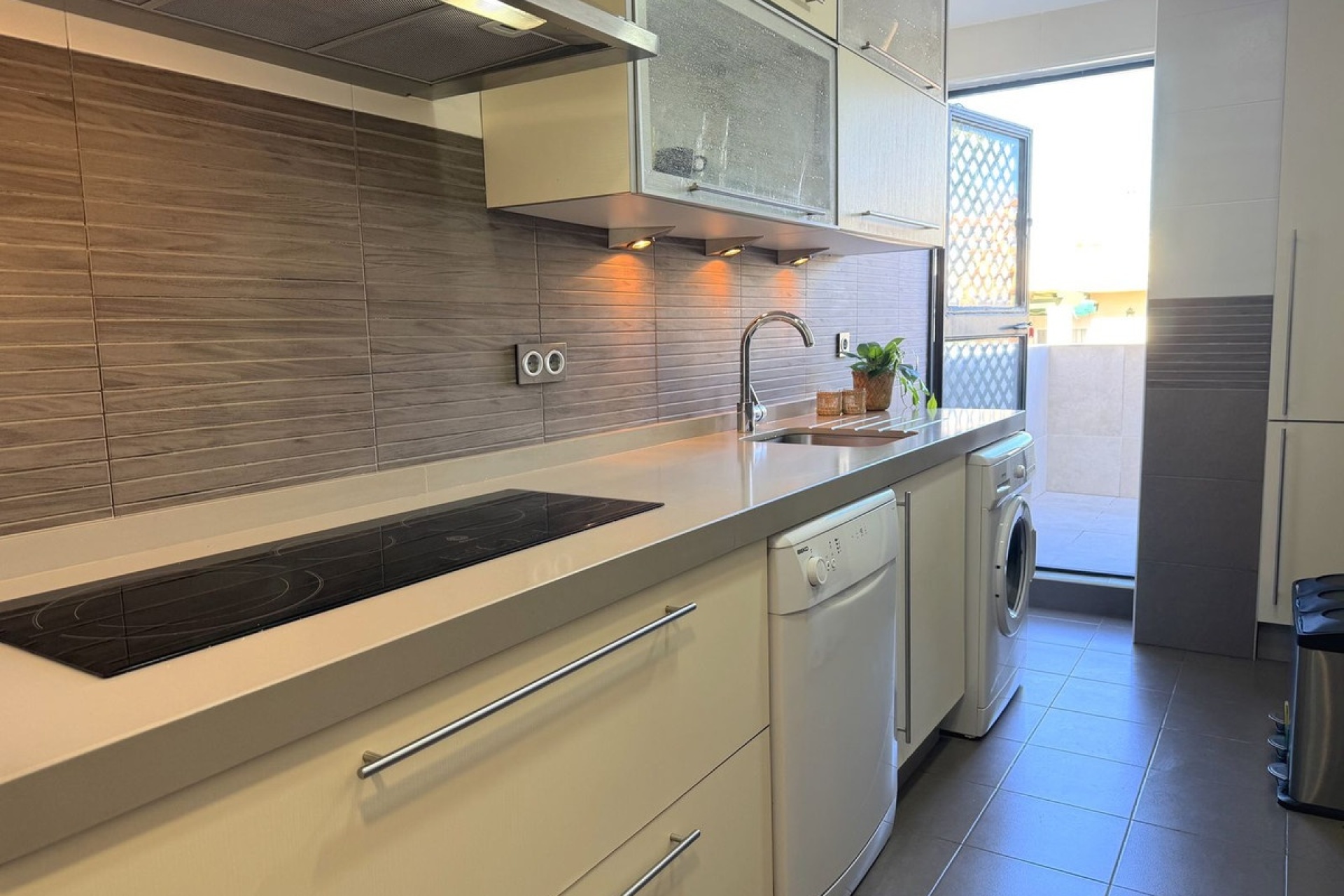 Resale - apartment - Marbella - Nueva Andalucía