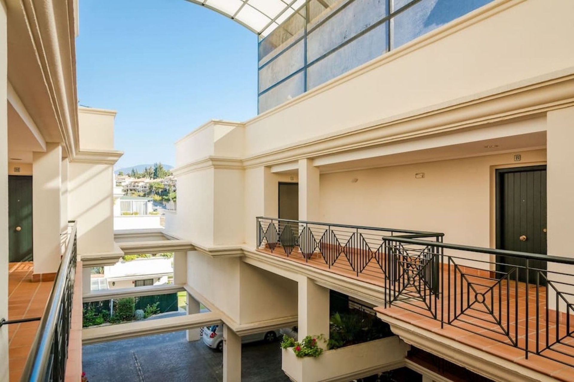 Resale - apartment - Marbella - Nueva Andalucía