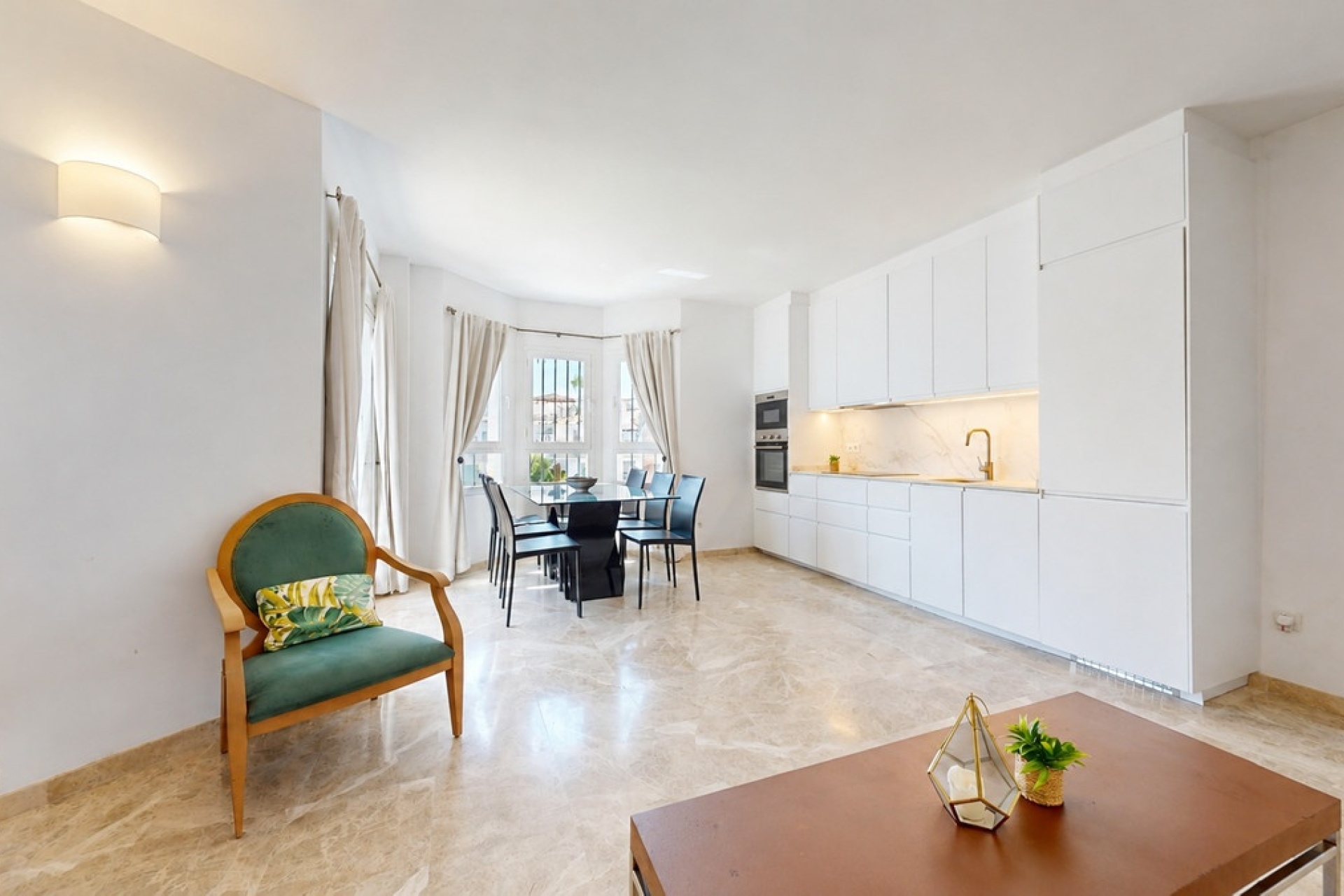 Resale - apartment - Marbella - Nueva Andalucía