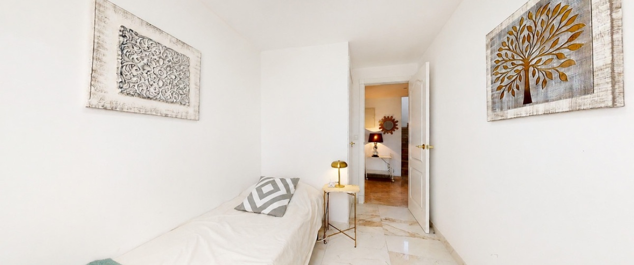 Resale - apartment - Marbella - Nueva Andalucía