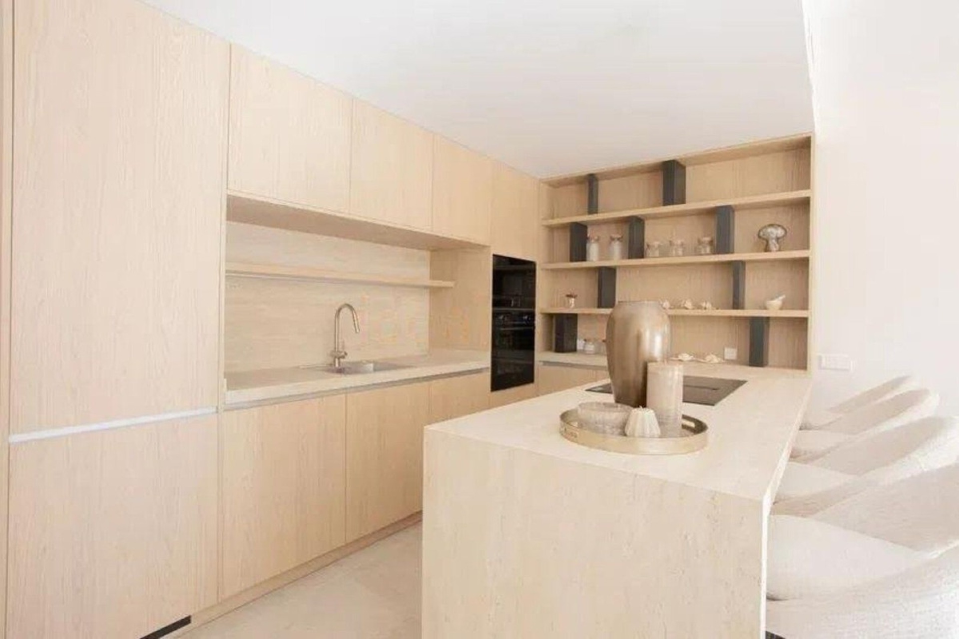 Resale - apartment - Marbella - Nueva Andalucía