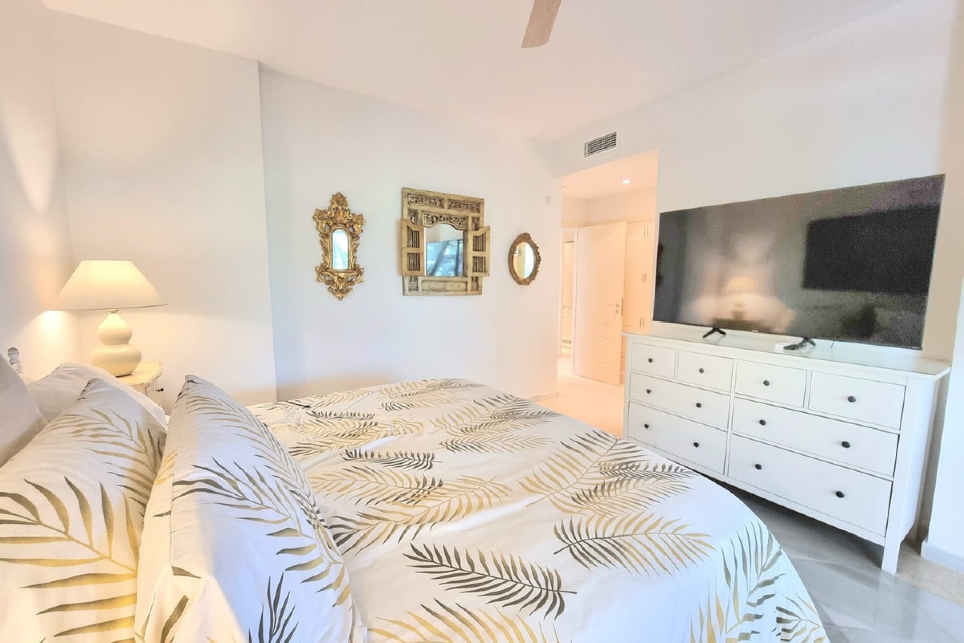 Resale - apartment - Marbella - Nueva Andalucía