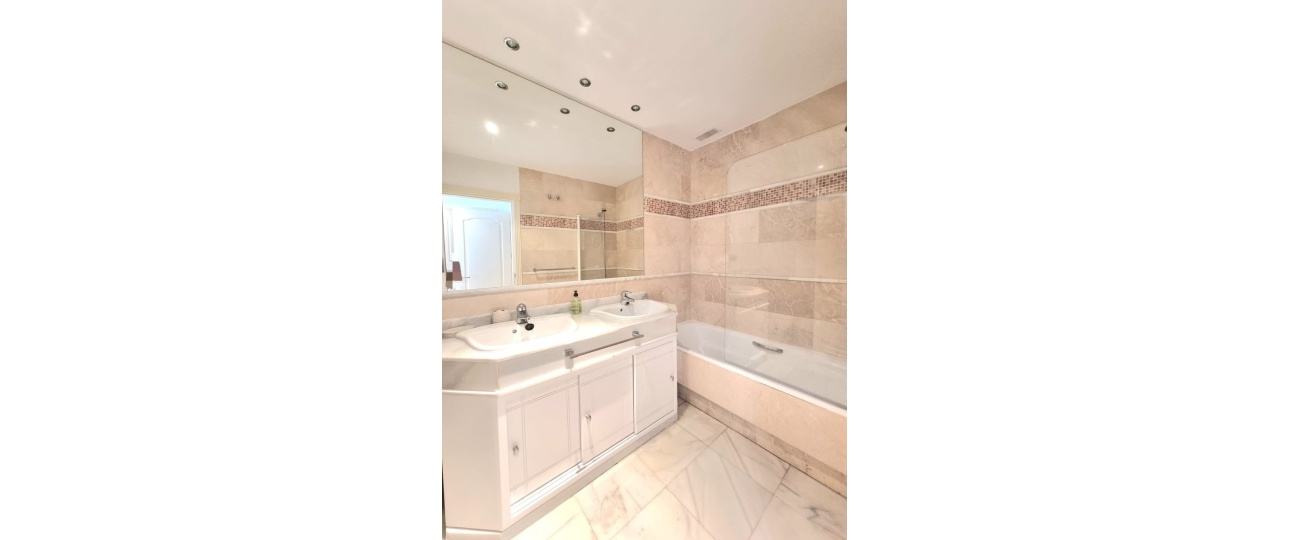 Resale - apartment - Marbella - Nueva Andalucía