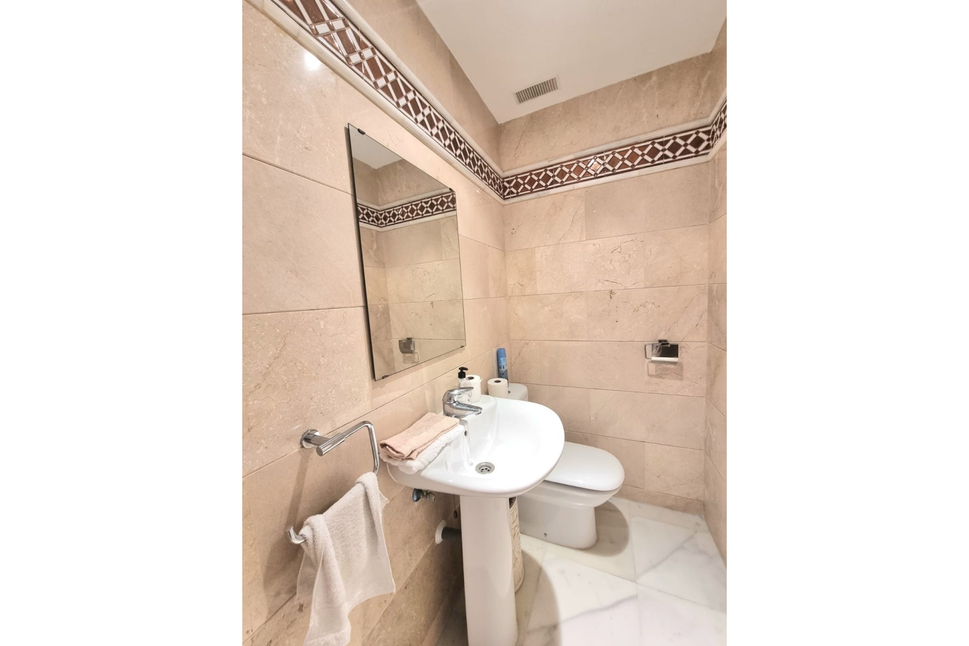 Resale - apartment - Marbella - Nueva Andalucía