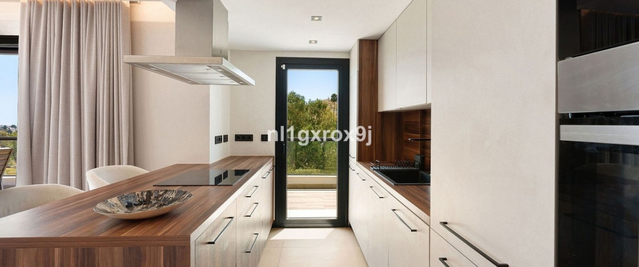 Resale - apartment - Marbella - Nueva Andalucía
