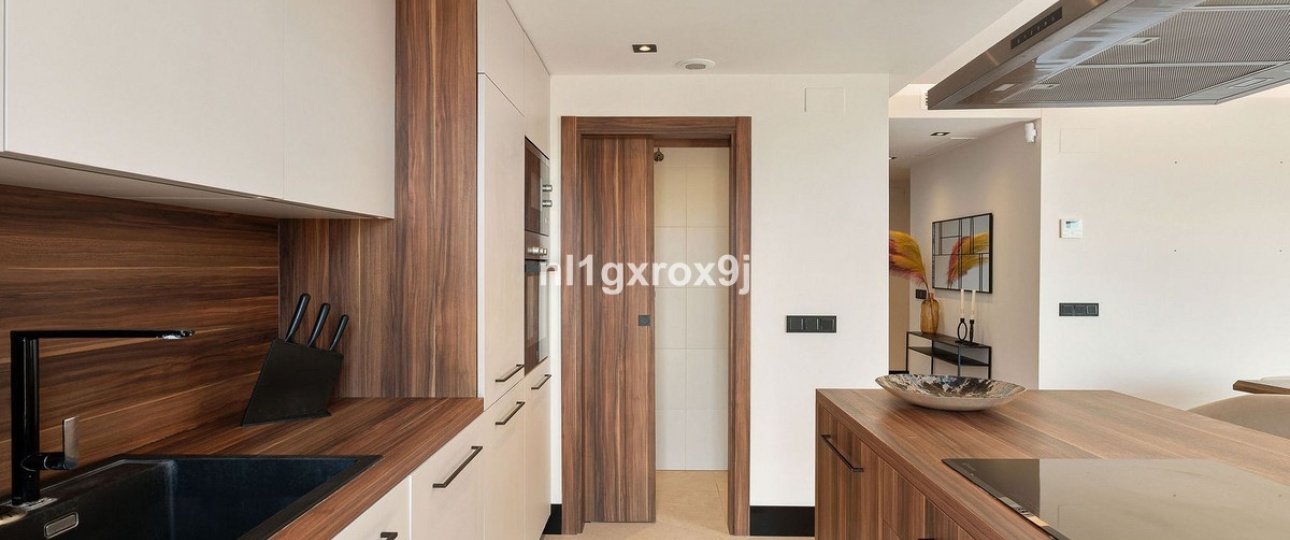 Resale - apartment - Marbella - Nueva Andalucía