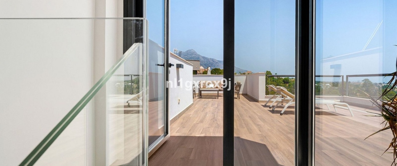 Resale - apartment - Marbella - Nueva Andalucía
