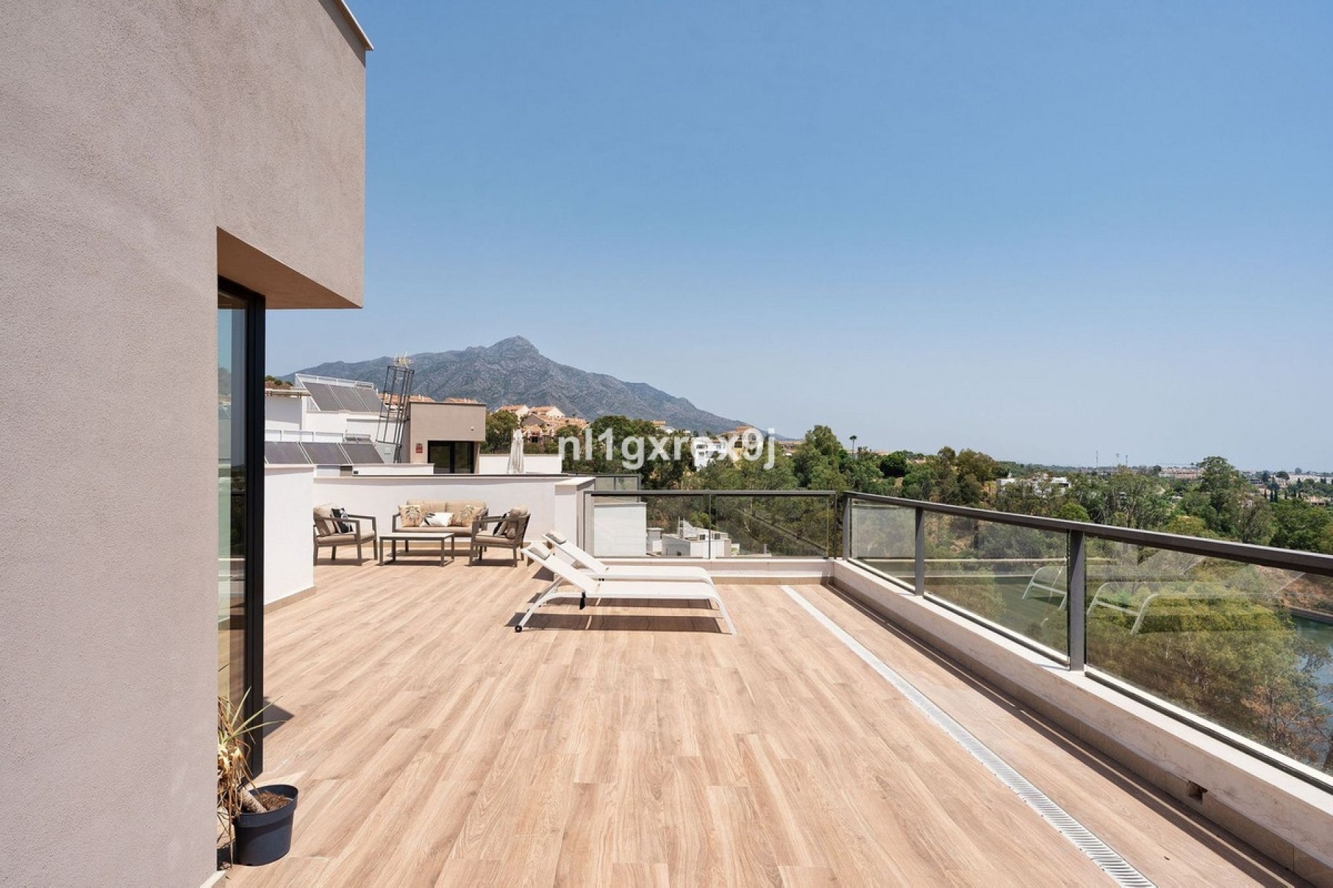 Resale - apartment - Marbella - Nueva Andalucía