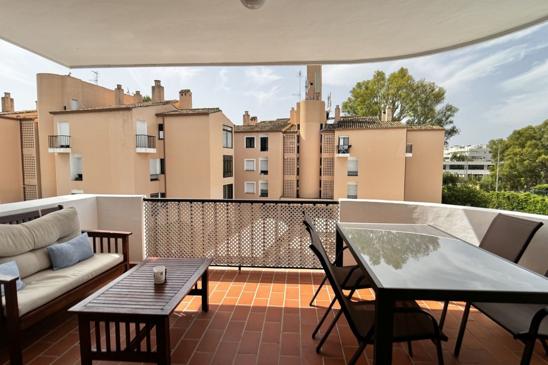 Resale - apartment - Marbella - Nueva Andalucía