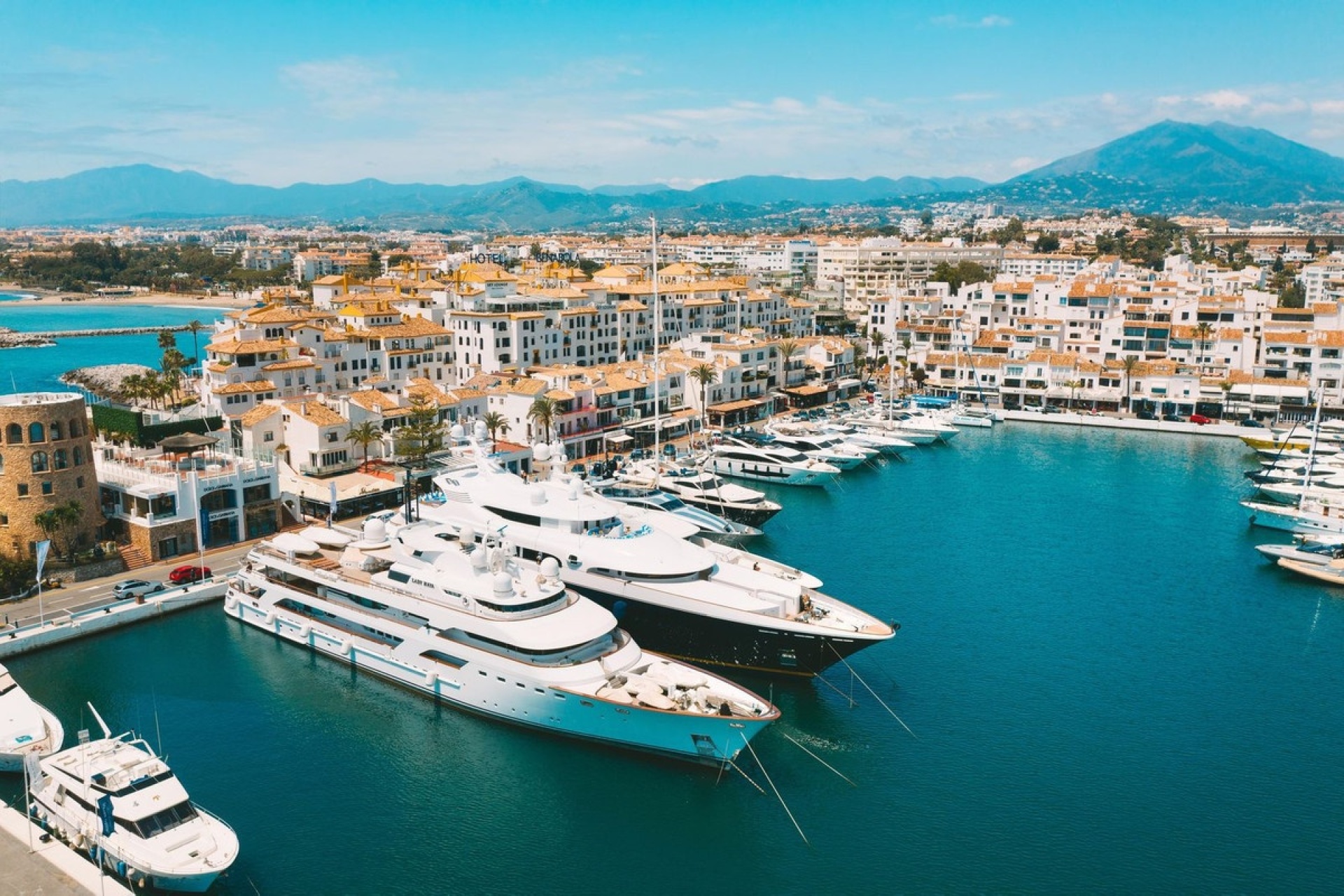 Resale - apartment - Marbella - Nueva Andalucía