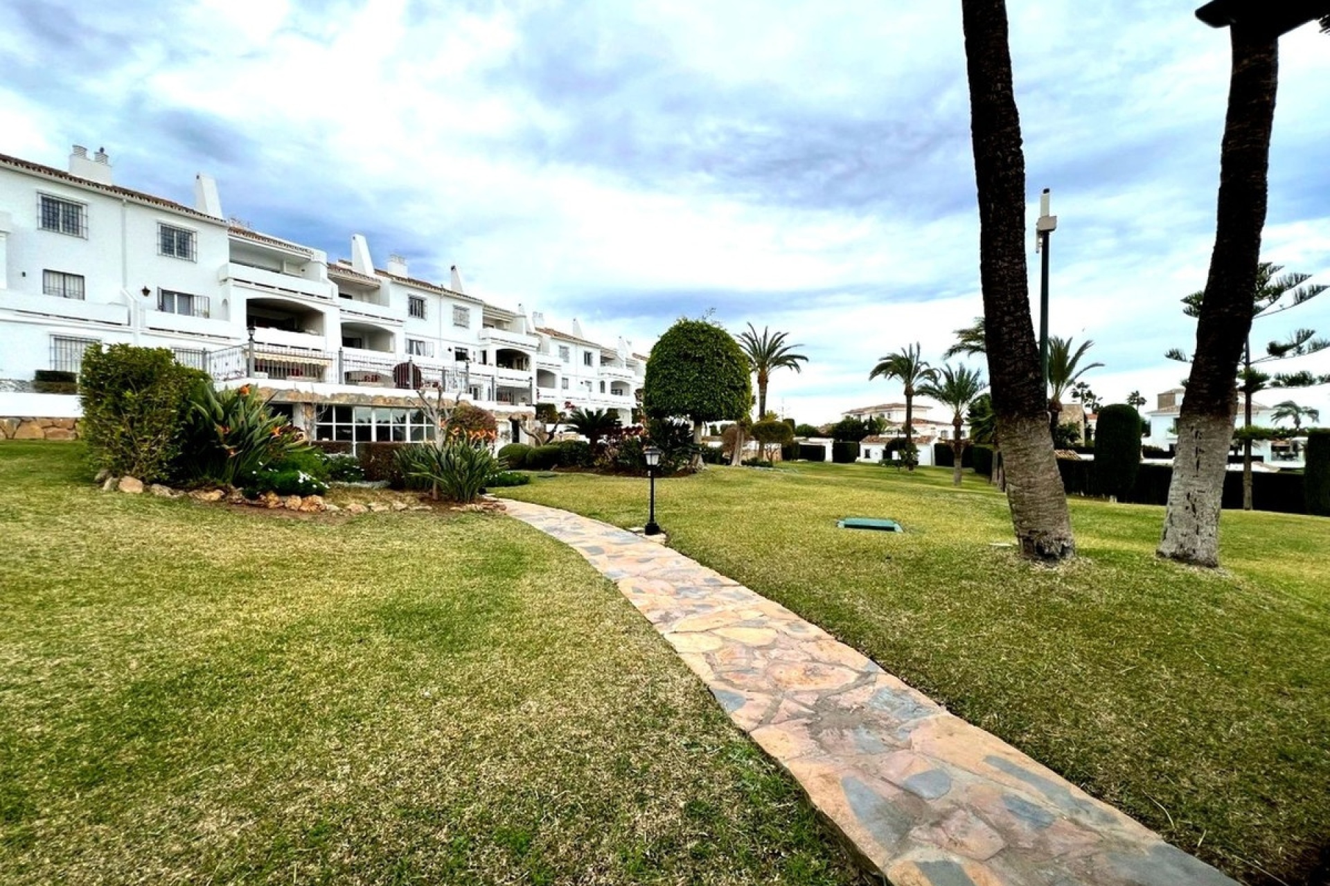 Resale - apartment - Marbella - Nueva Andalucía