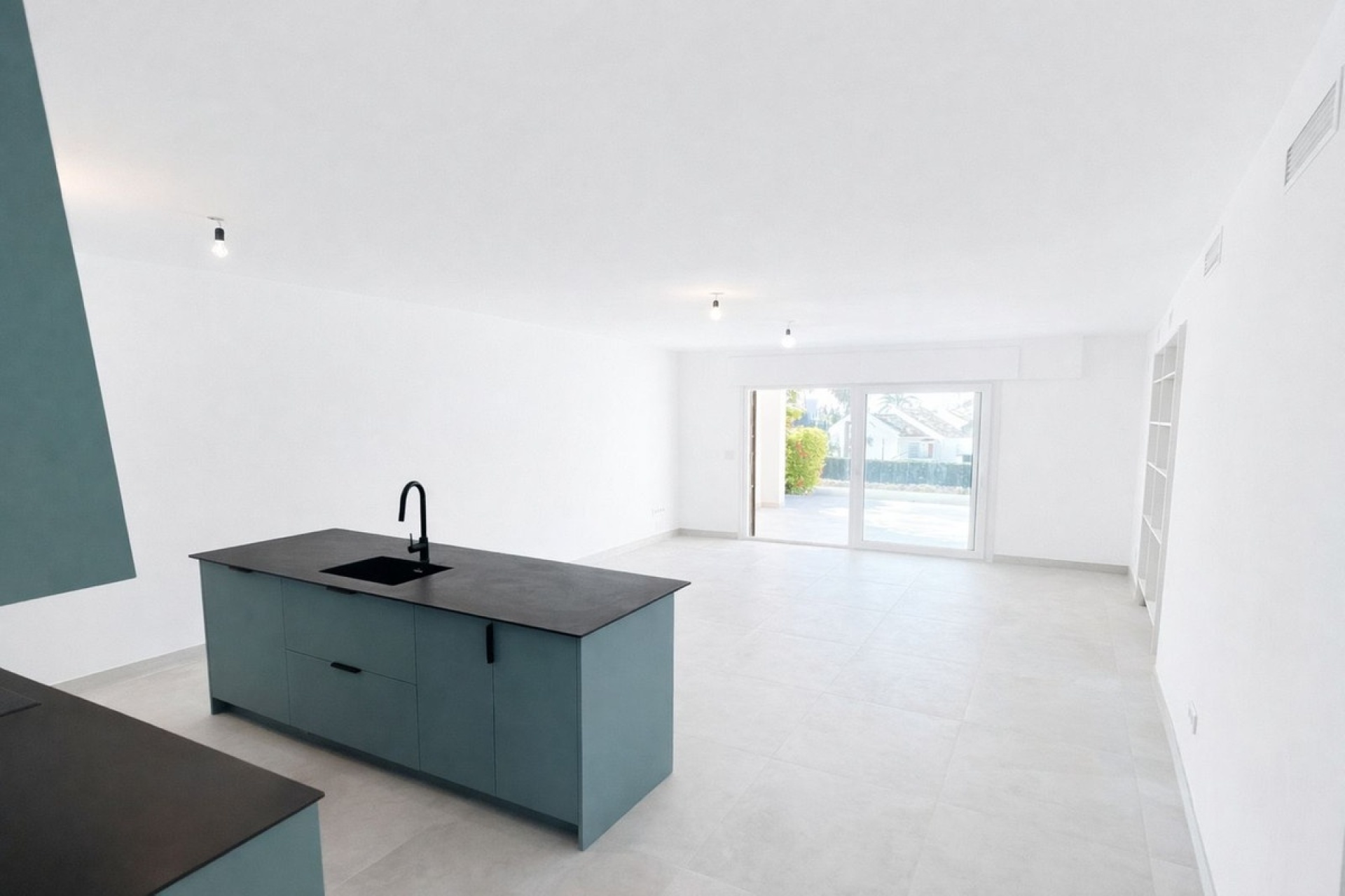 Resale - apartment - Marbella - Nueva Andalucía