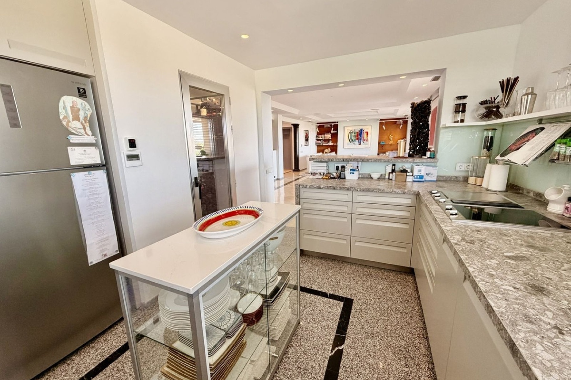 Resale - apartment - Marbella - Nueva Andalucía