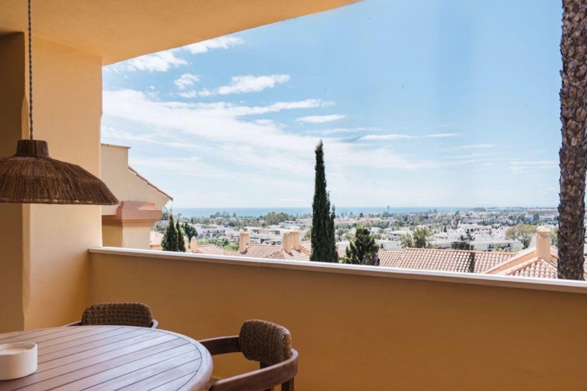 Resale - apartment - Marbella - Nueva Andalucía