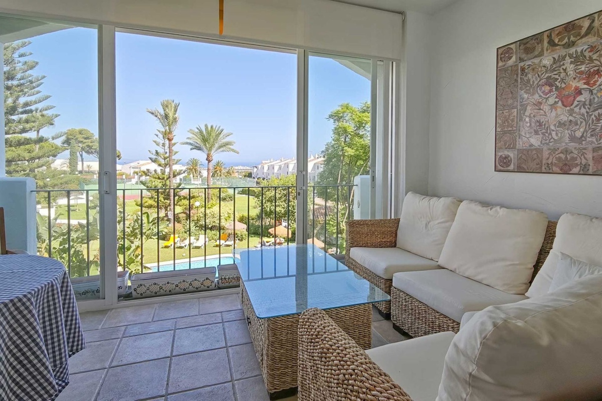 Resale - apartment - Marbella - Nueva Andalucía