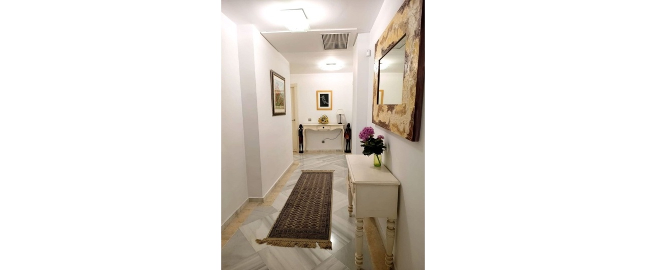 Resale - apartment - Marbella - Nueva Andalucía