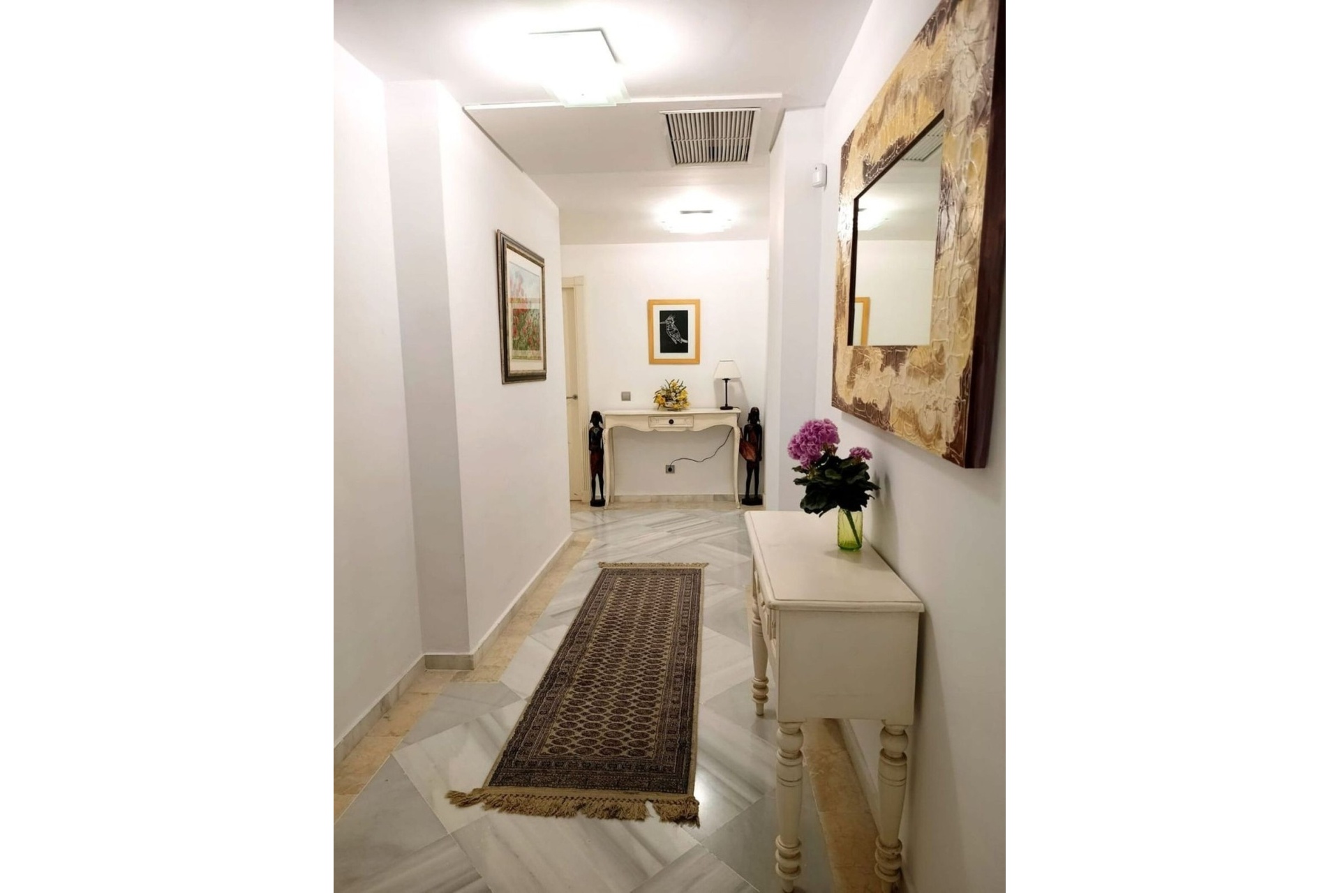 Resale - apartment - Marbella - Nueva Andalucía
