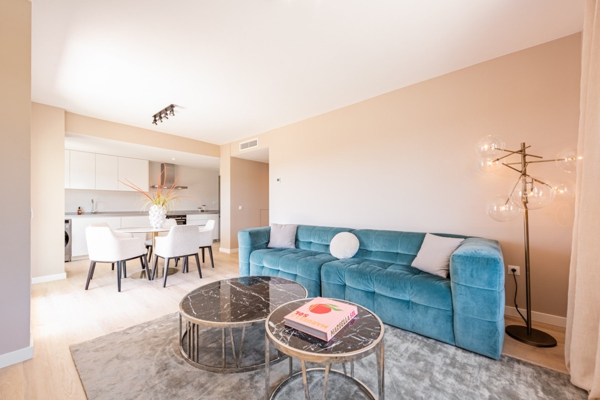 Resale - apartment - Marbella - Nueva Andalucía