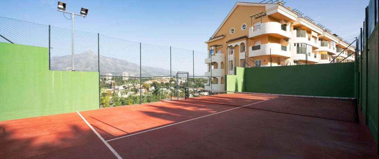Resale - apartment - Marbella - Nueva Andalucía