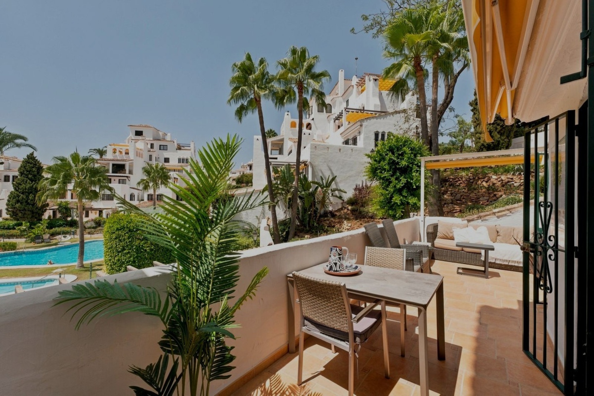 Resale - apartment - Marbella - Nueva Andalucía