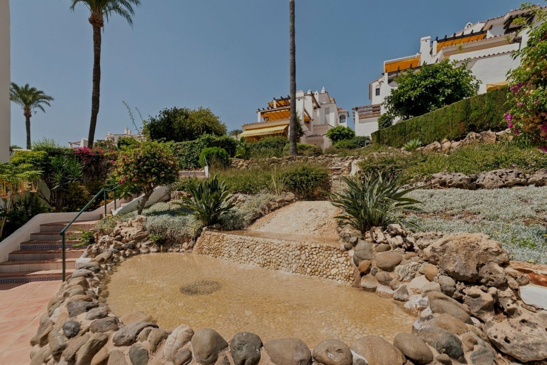 Resale - apartment - Marbella - Nueva Andalucía