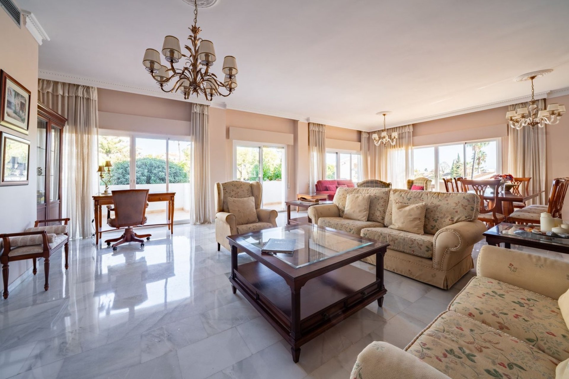 Resale - apartment - Marbella - Nueva Andalucía