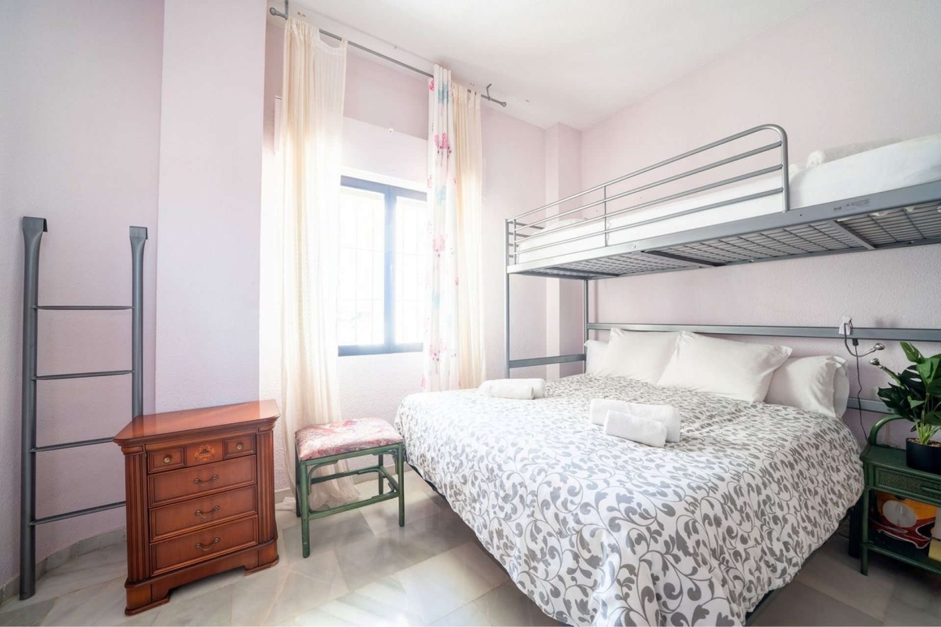 Resale - apartment - Marbella - Nueva Andalucía