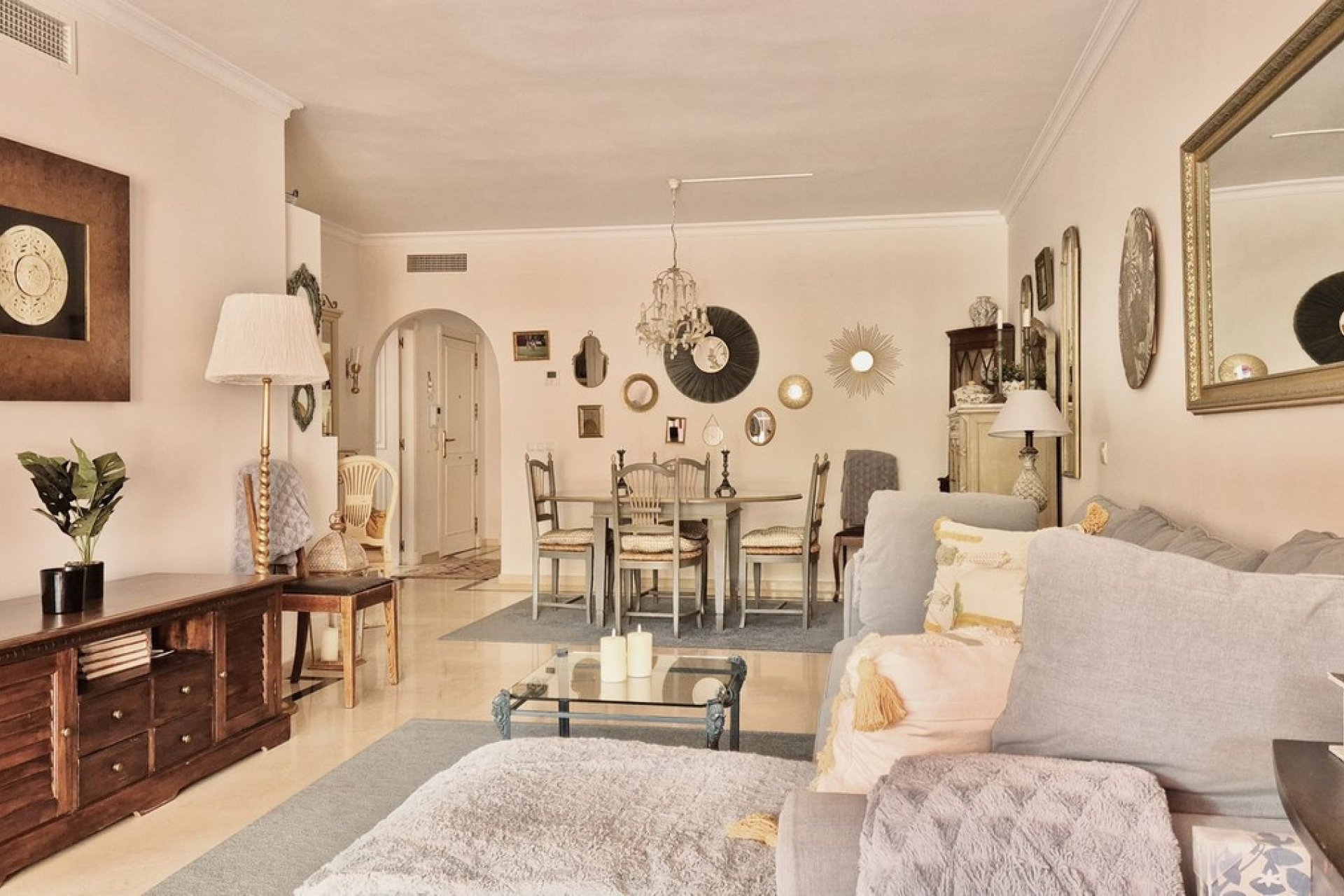 Resale - apartment - Marbella - Nueva Andalucía