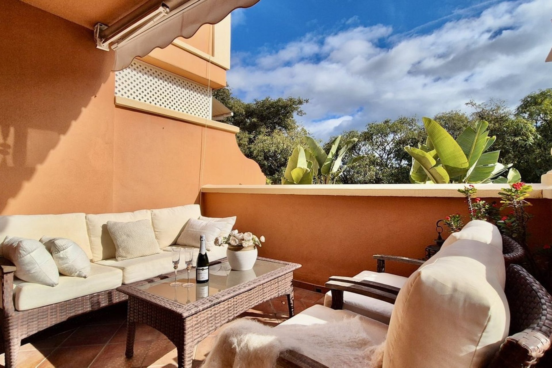 Resale - apartment - Marbella - Nueva Andalucía