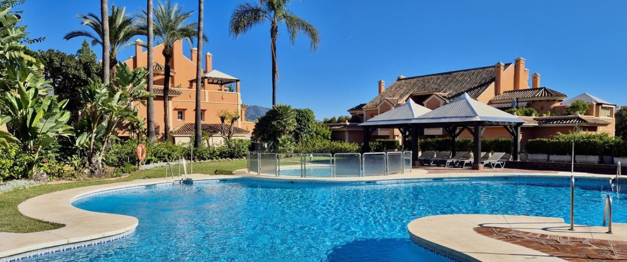 Resale - apartment - Marbella - Nueva Andalucía