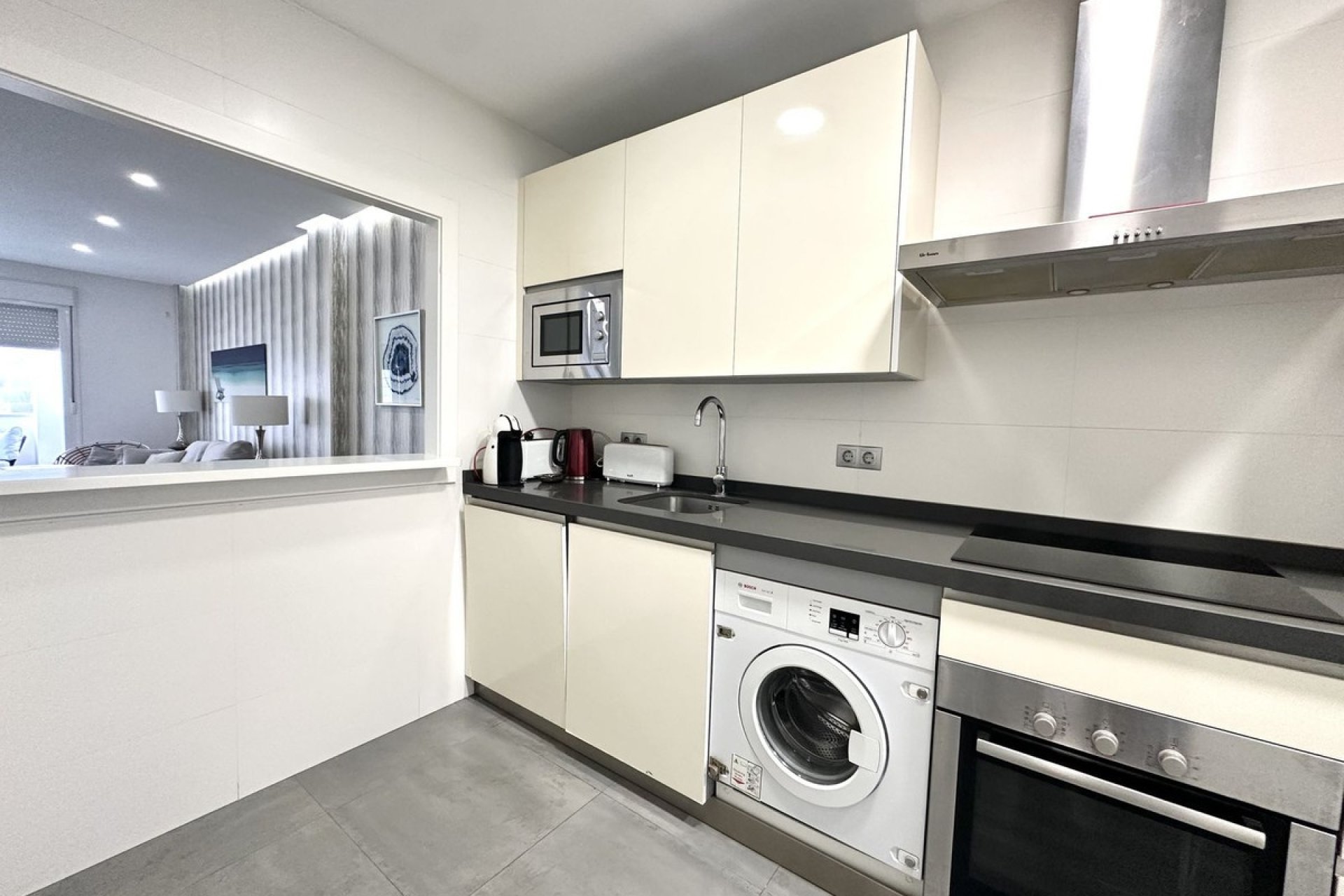 Resale - apartment - Marbella - Nueva Andalucía