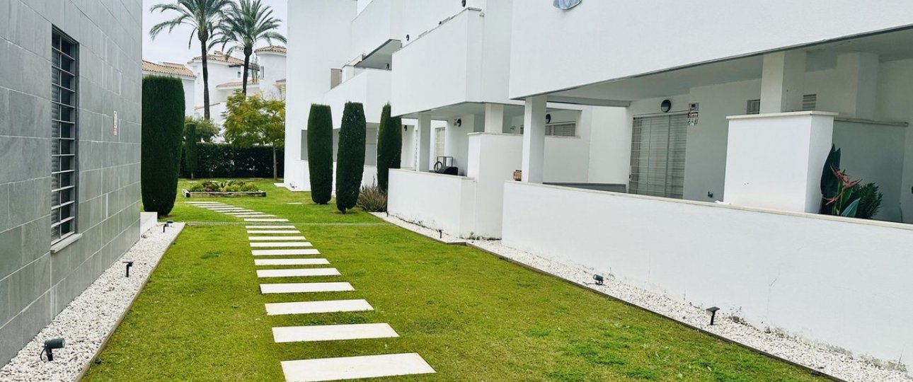 Resale - apartment - Marbella - Nueva Andalucía