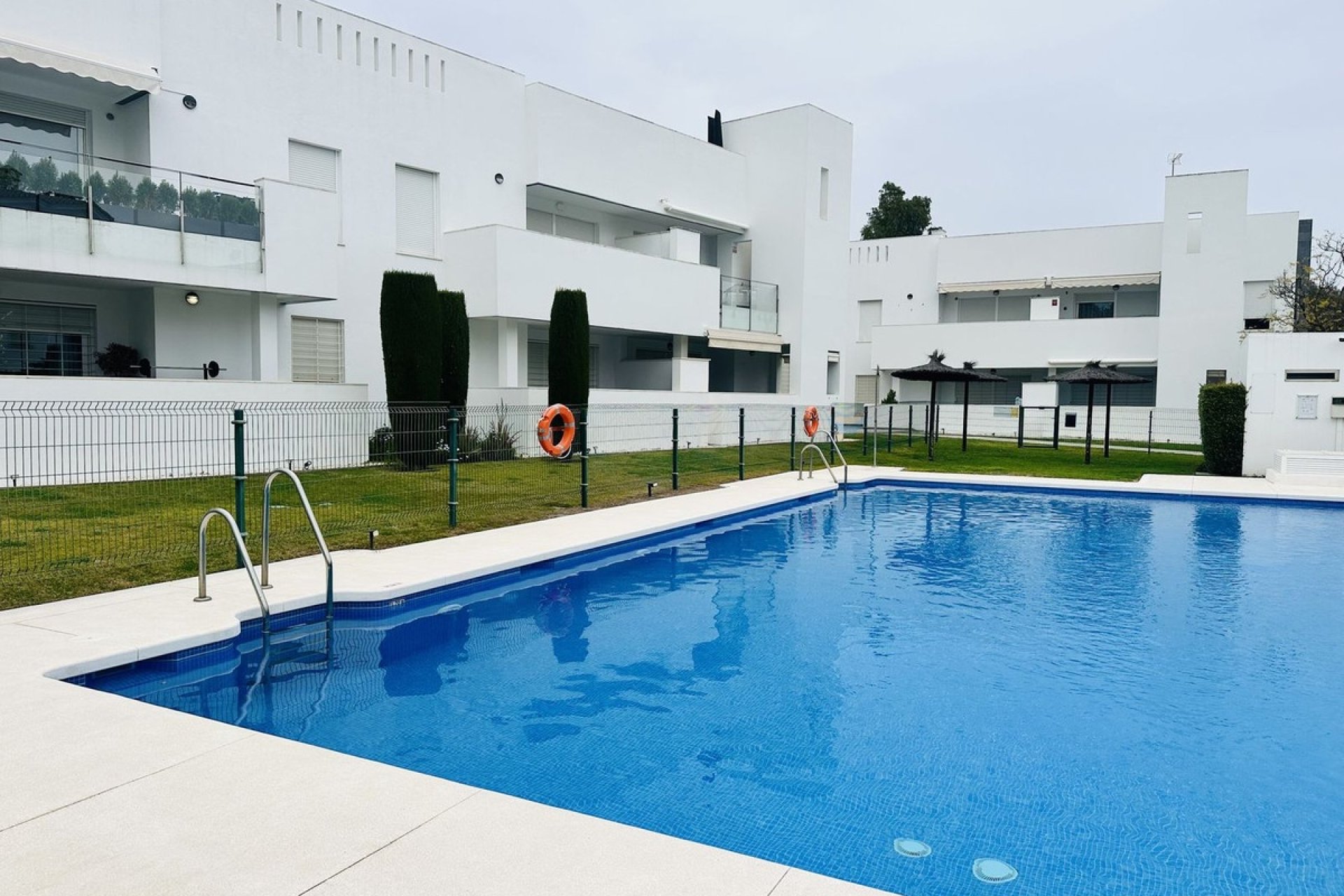 Resale - apartment - Marbella - Nueva Andalucía