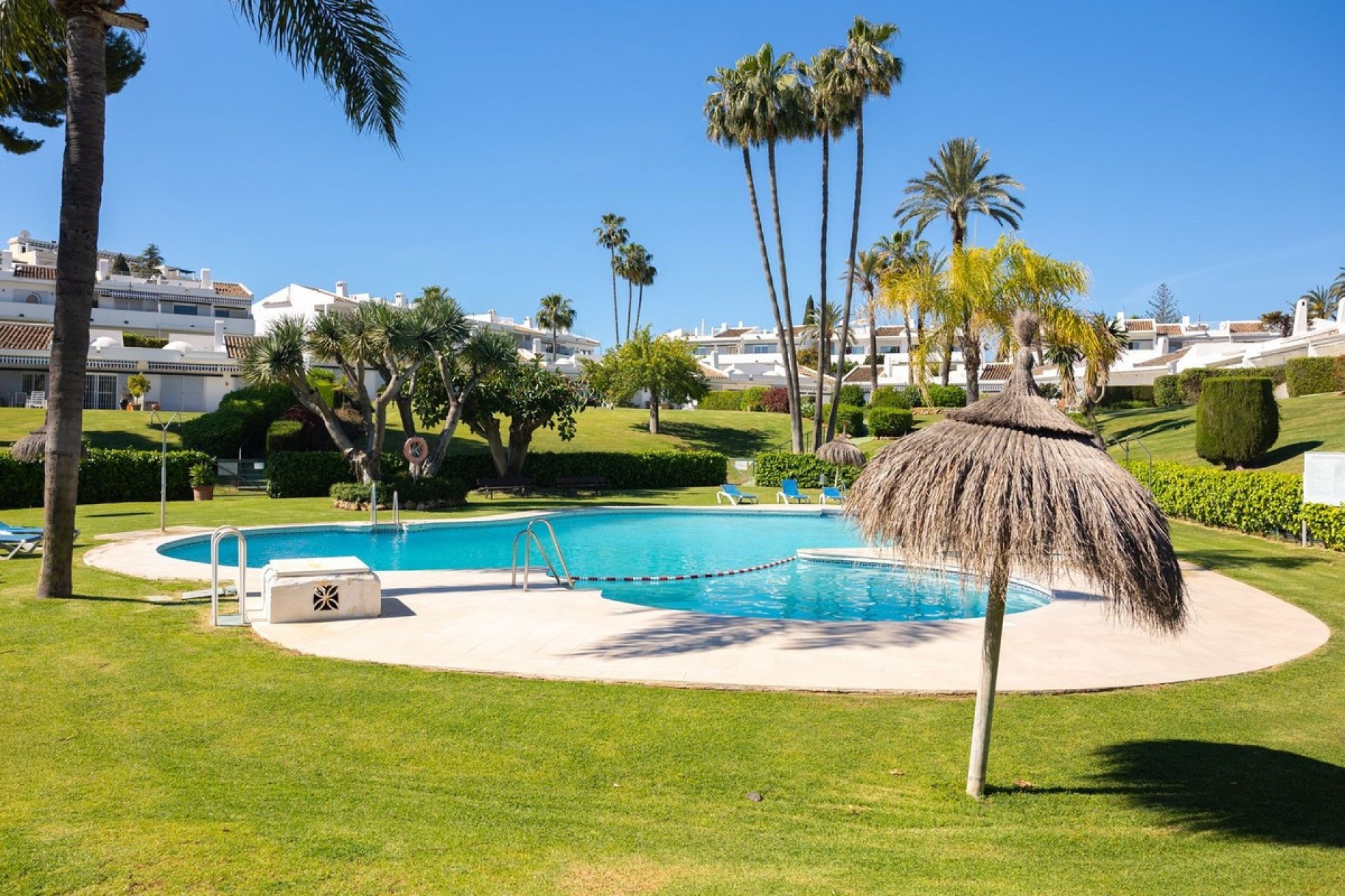 Resale - apartment - Marbella - Nueva Andalucía
