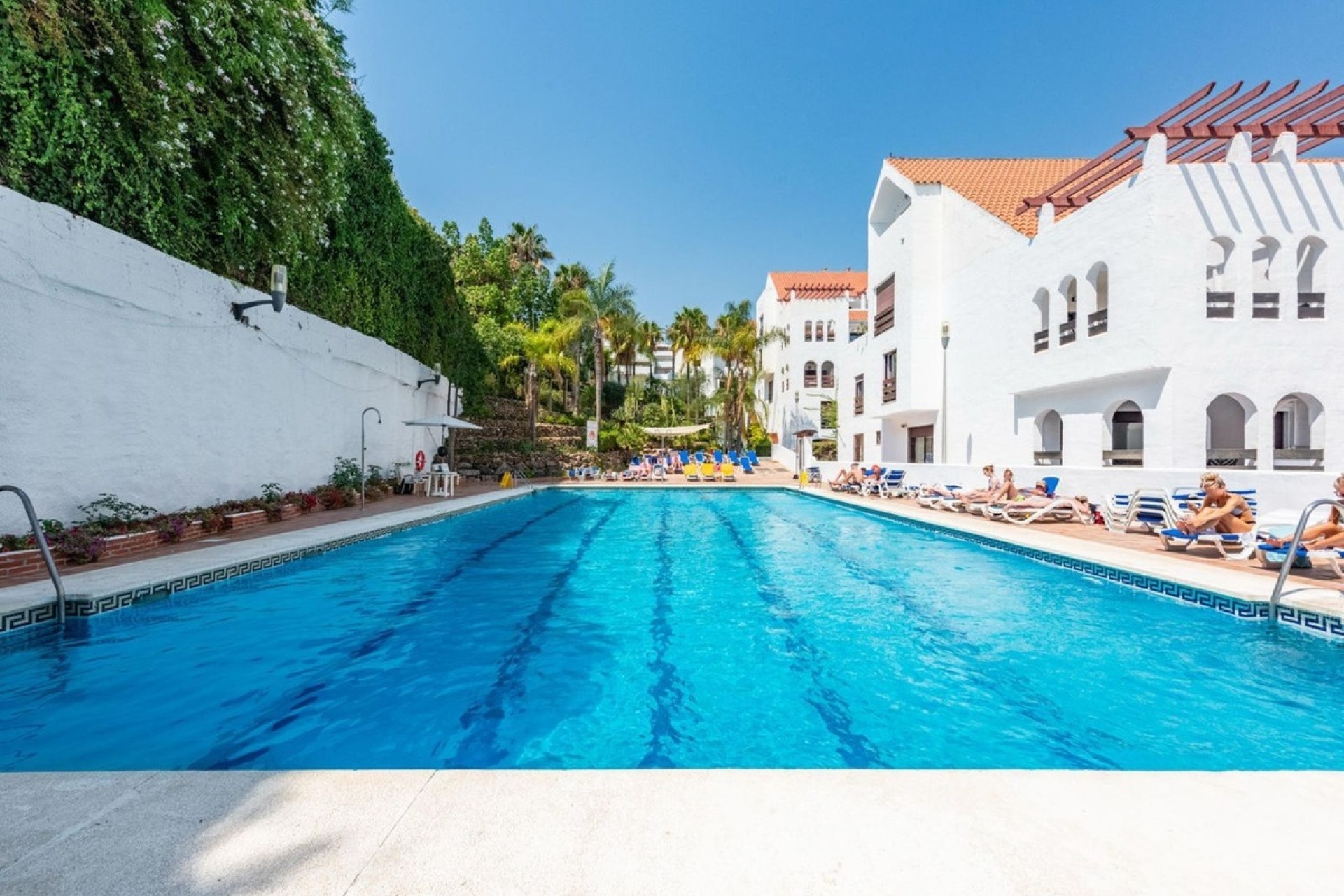 Resale - apartment - Marbella - Nueva Andalucía