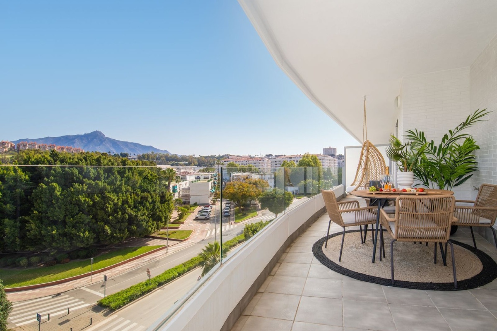 Resale - apartment - Marbella - Nueva Andalucía