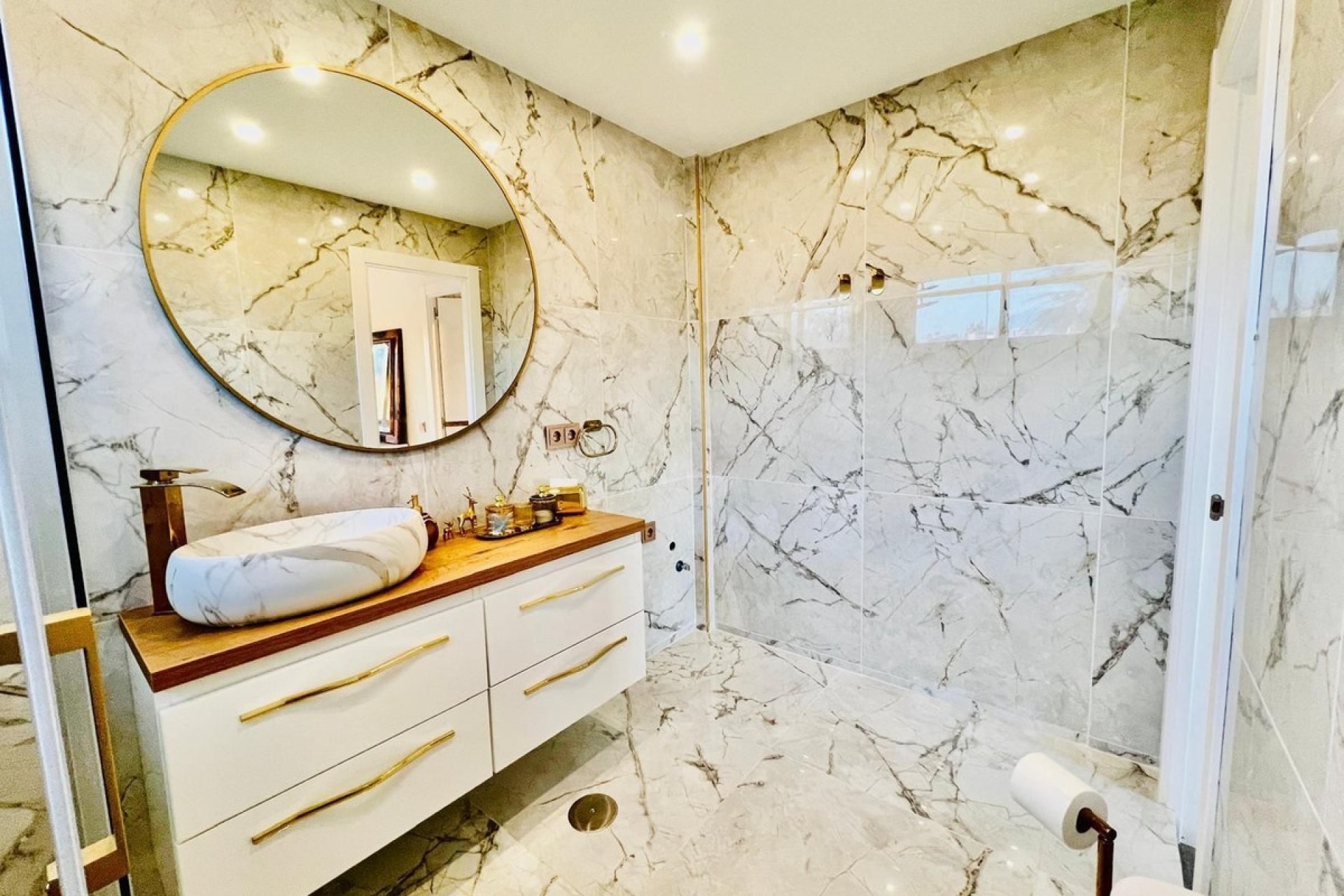 Resale - apartment - Marbella - Nueva Andalucía
