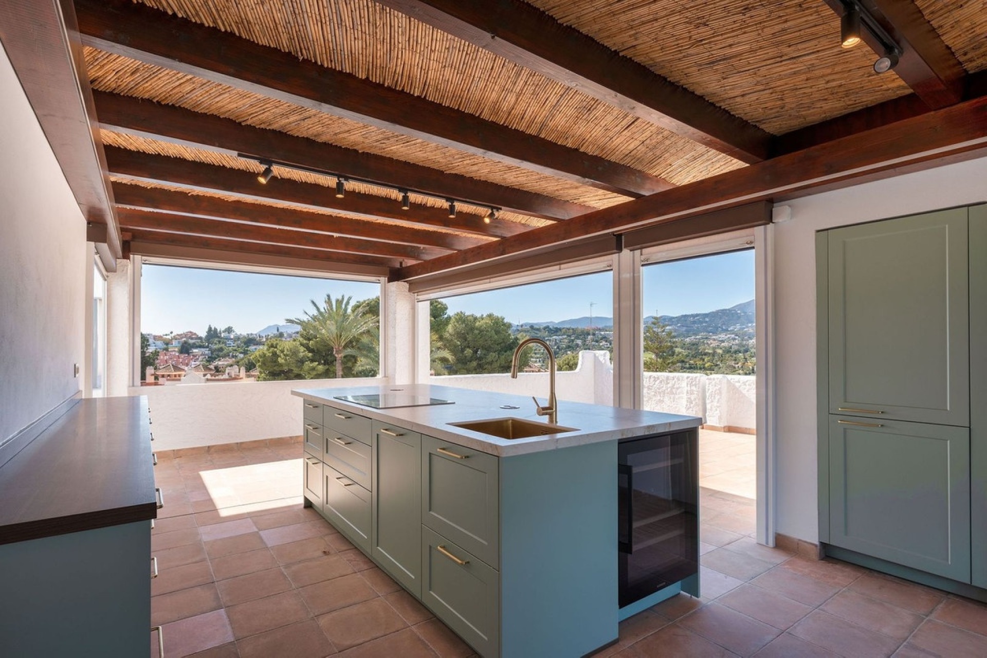 Resale - apartment - Marbella - Nueva Andalucía