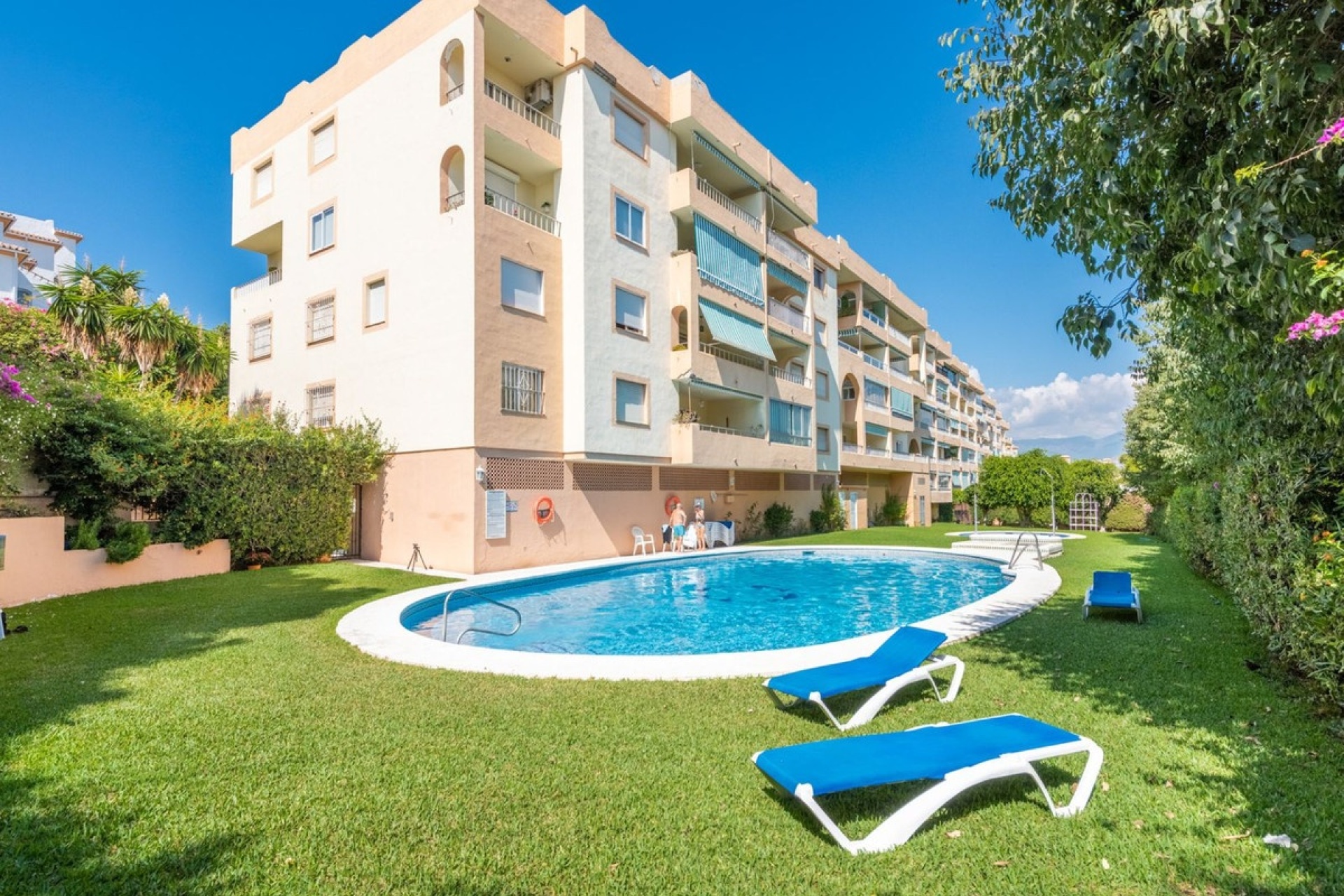 Resale - apartment - Marbella - Nueva Andalucía