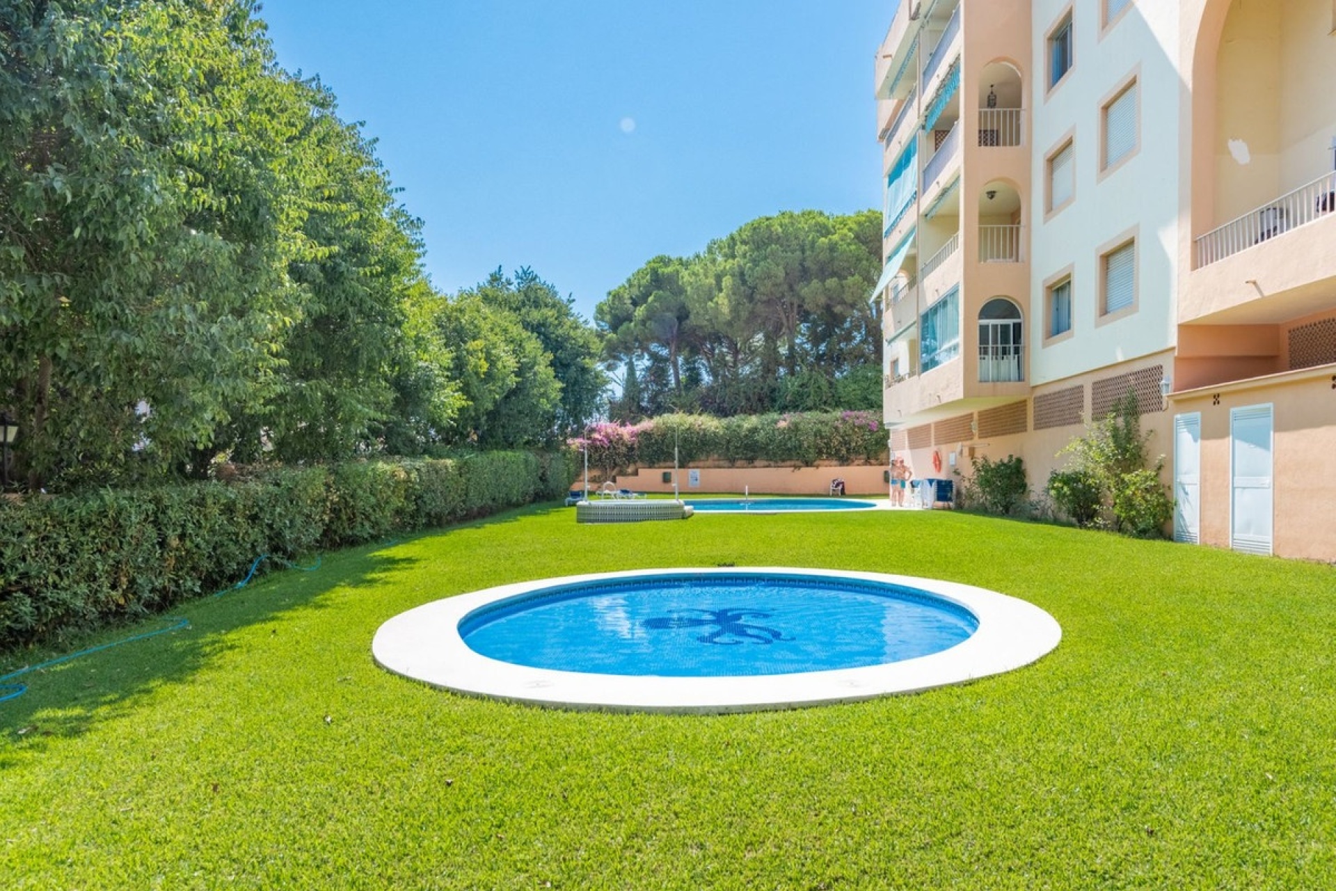 Resale - apartment - Marbella - Nueva Andalucía