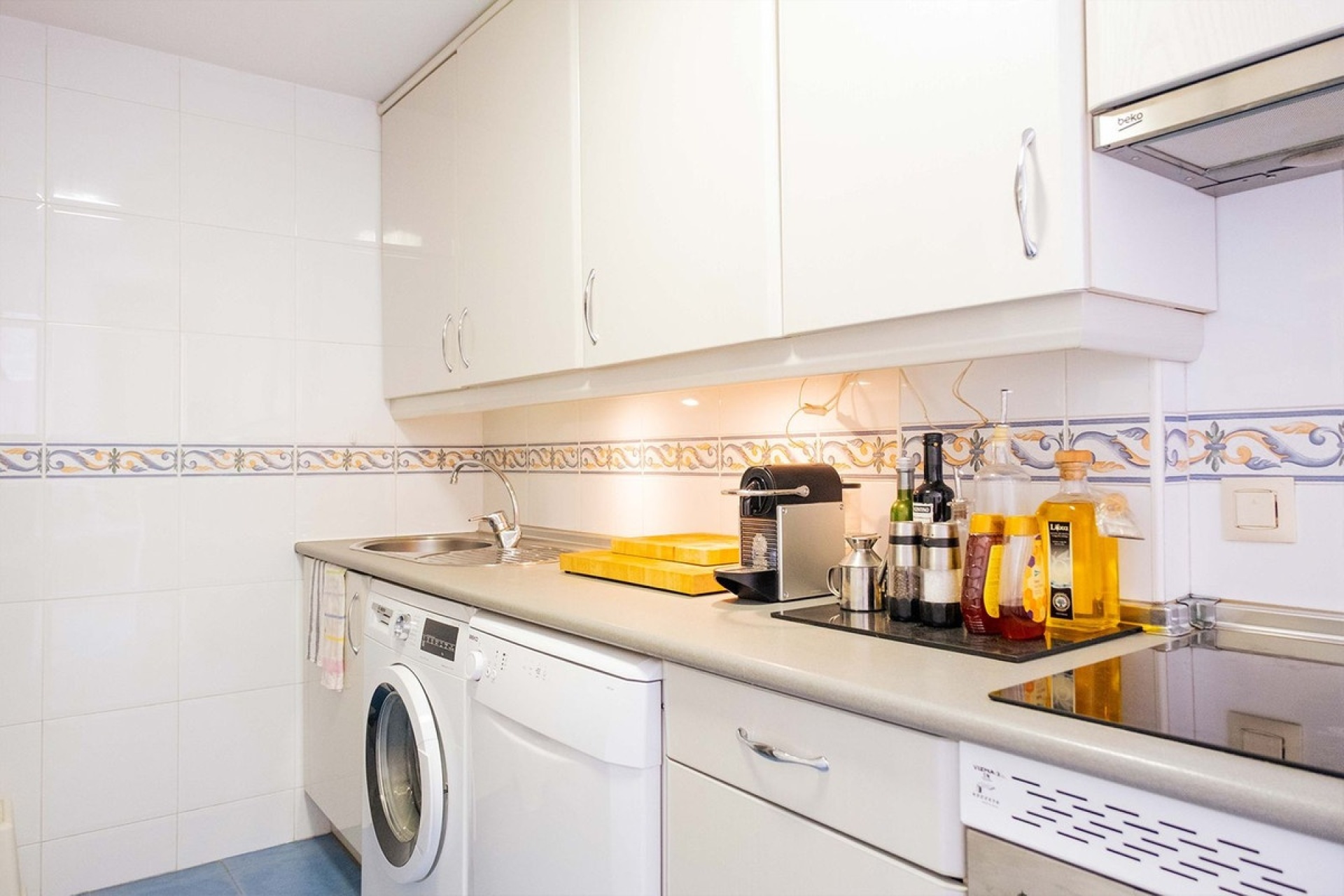 Resale - apartment - Marbella - Nueva Andalucía