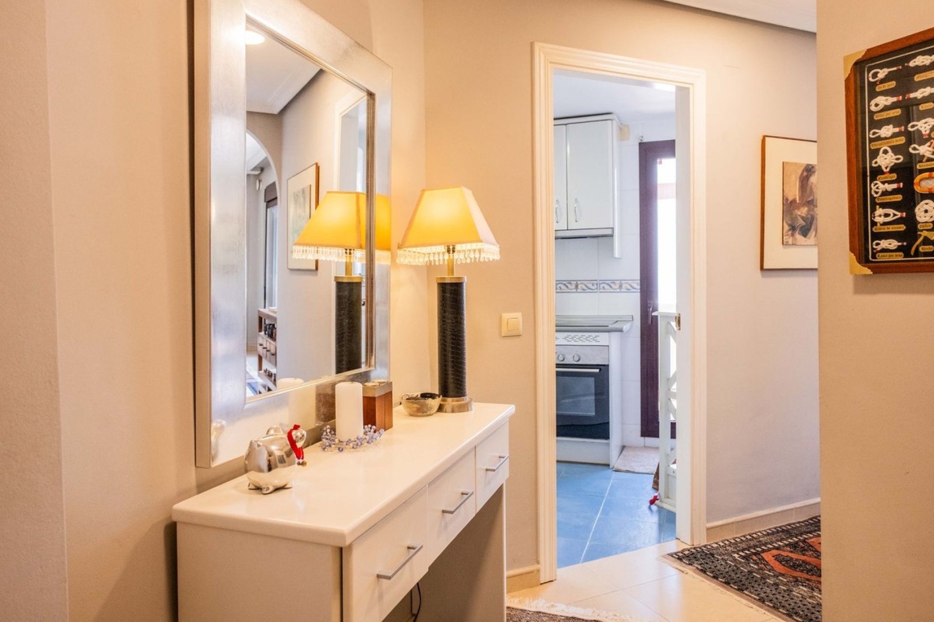 Resale - apartment - Marbella - Nueva Andalucía