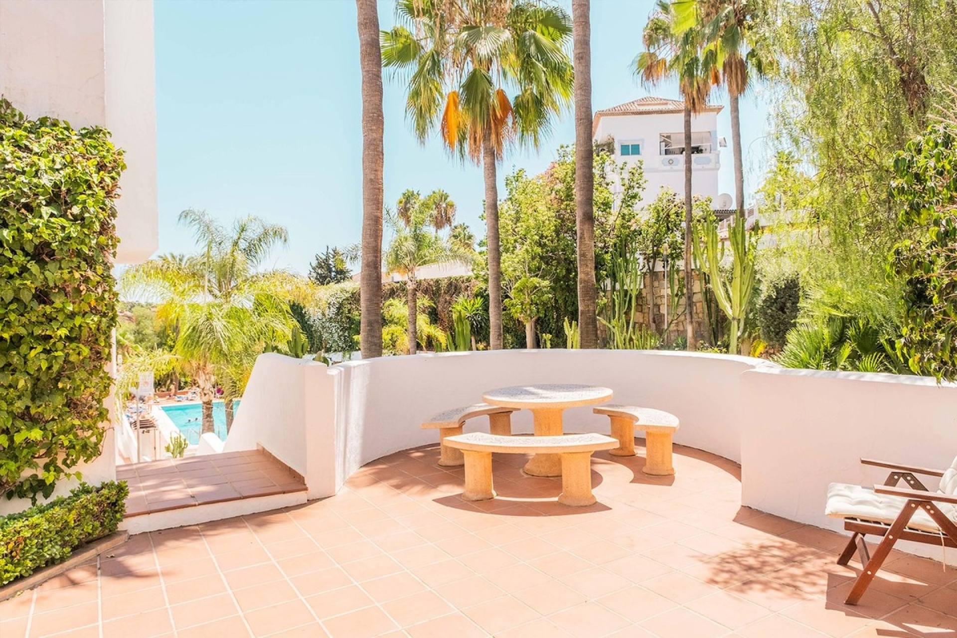 Resale - apartment - Marbella - Nueva Andalucía
