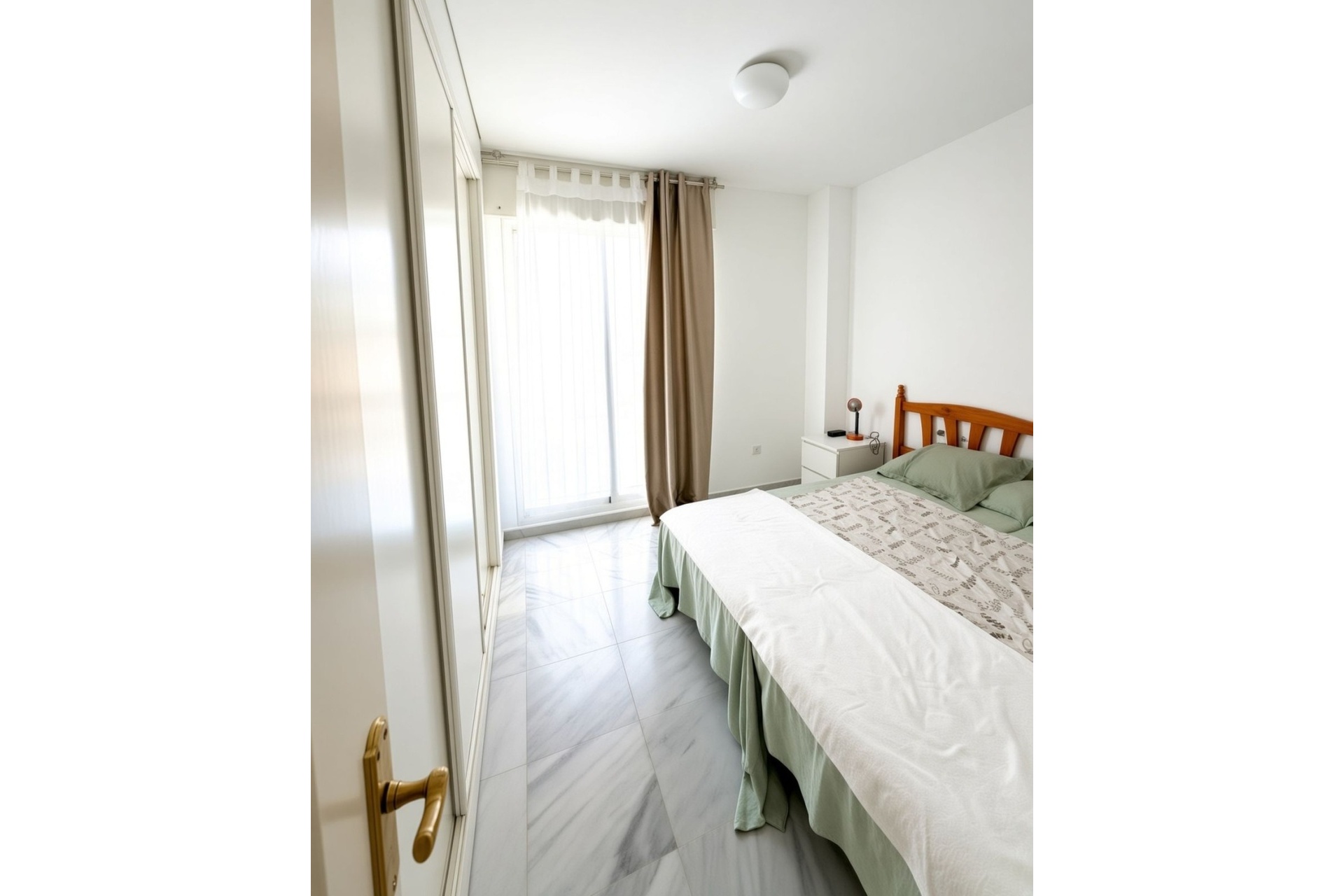 Resale - apartment - Marbella - Nueva Andalucía