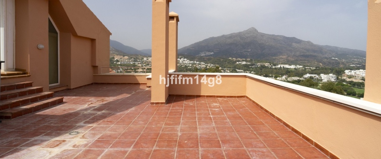 Resale - apartment - Marbella - Nueva Andalucía