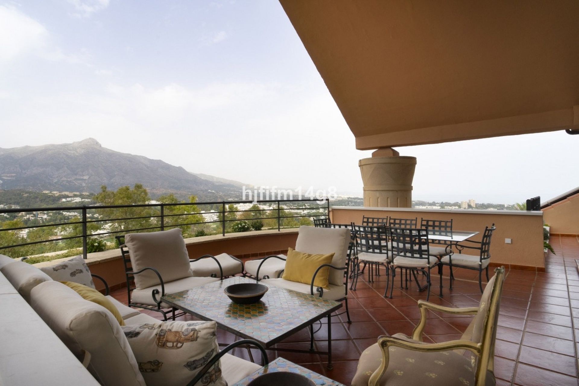 Resale - apartment - Marbella - Nueva Andalucía