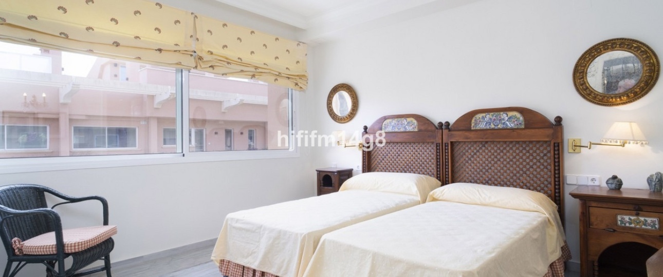 Resale - apartment - Marbella - Nueva Andalucía