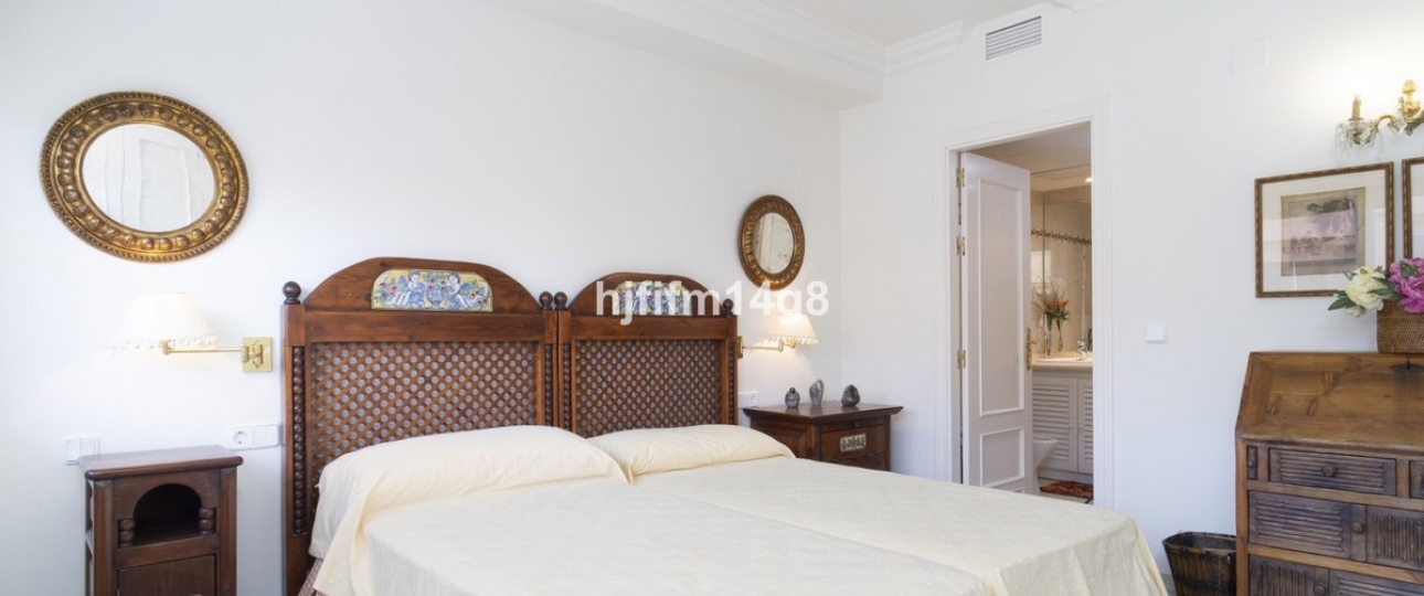 Resale - apartment - Marbella - Nueva Andalucía