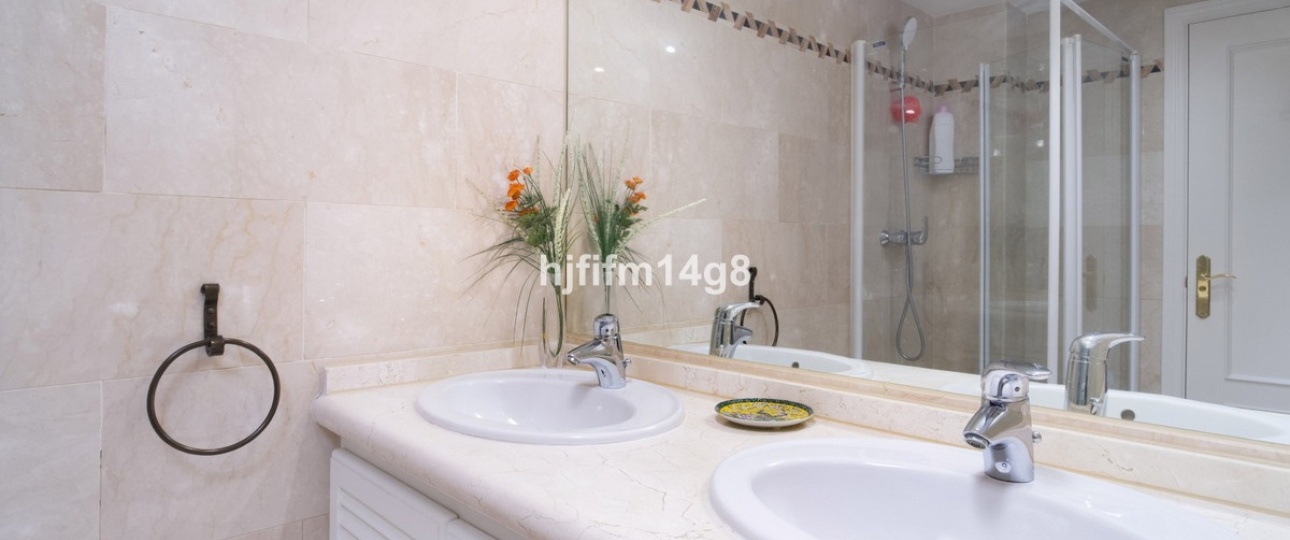 Resale - apartment - Marbella - Nueva Andalucía